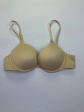 Nude T Shirt Bra 36B Smooth Cups Underwire Everyday Beige